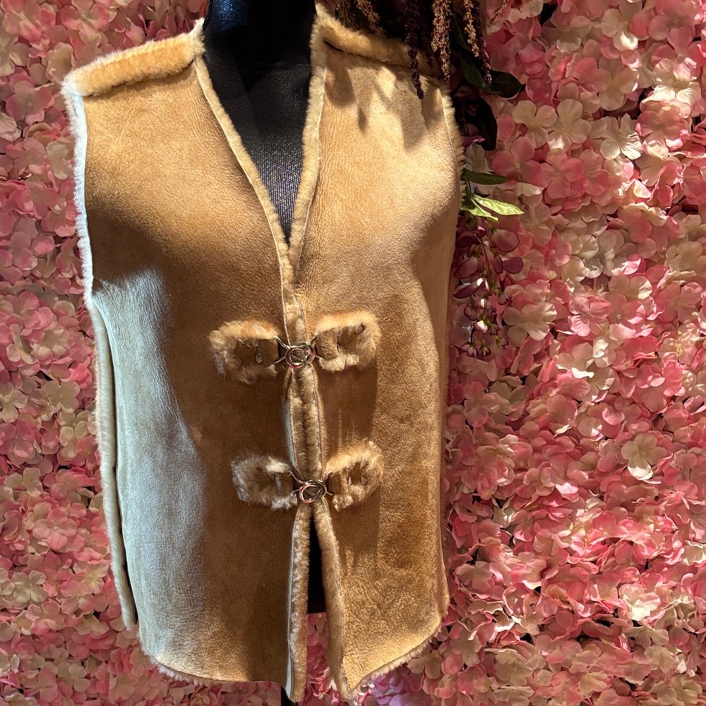 Elegant Tan SHEARLING Sheep fur Vest